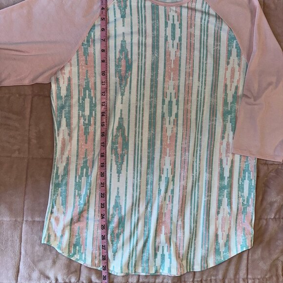 NEW 2.0 LuLaRoe 2XL White Pink Mint Aztec Body Pink Sleeves Randy Baseball Tee - Picture 5 of 8